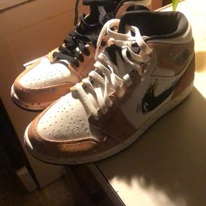 Jordan 1 Mid Brushstroke